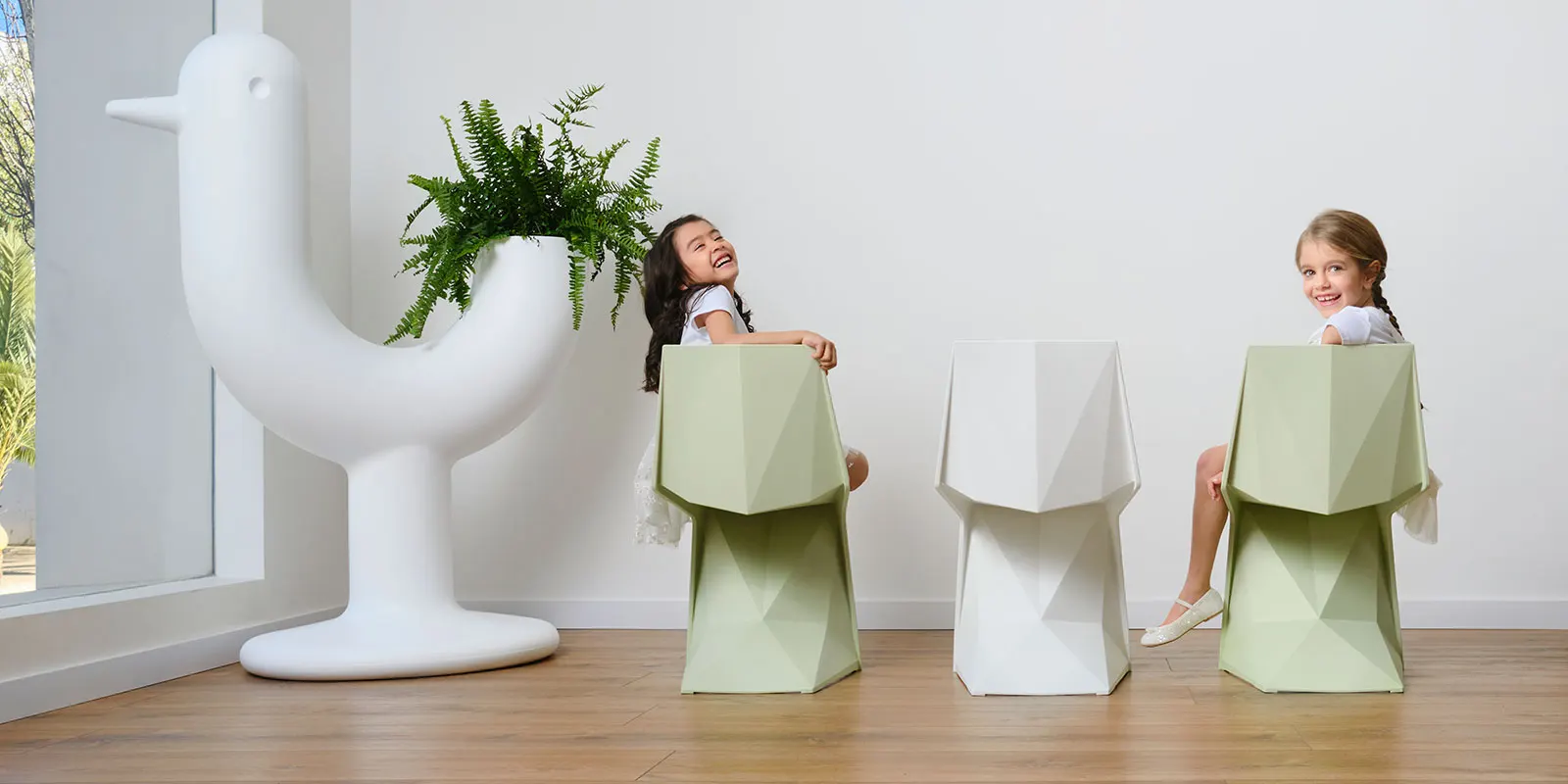 chaises-mobilier-enfants-contract-design-voxel-karim-rashid-vondom (4) copie