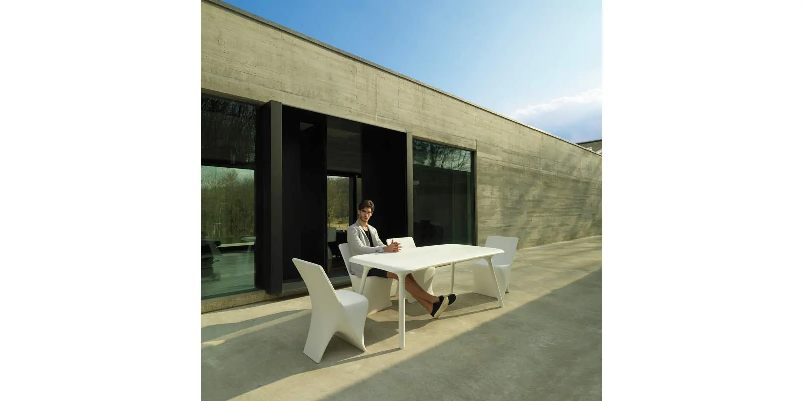 meuble-exterieur-dessin-table-chair-salle-a-manger-design-exterieur-sloo-karimrashid-vondom (2)